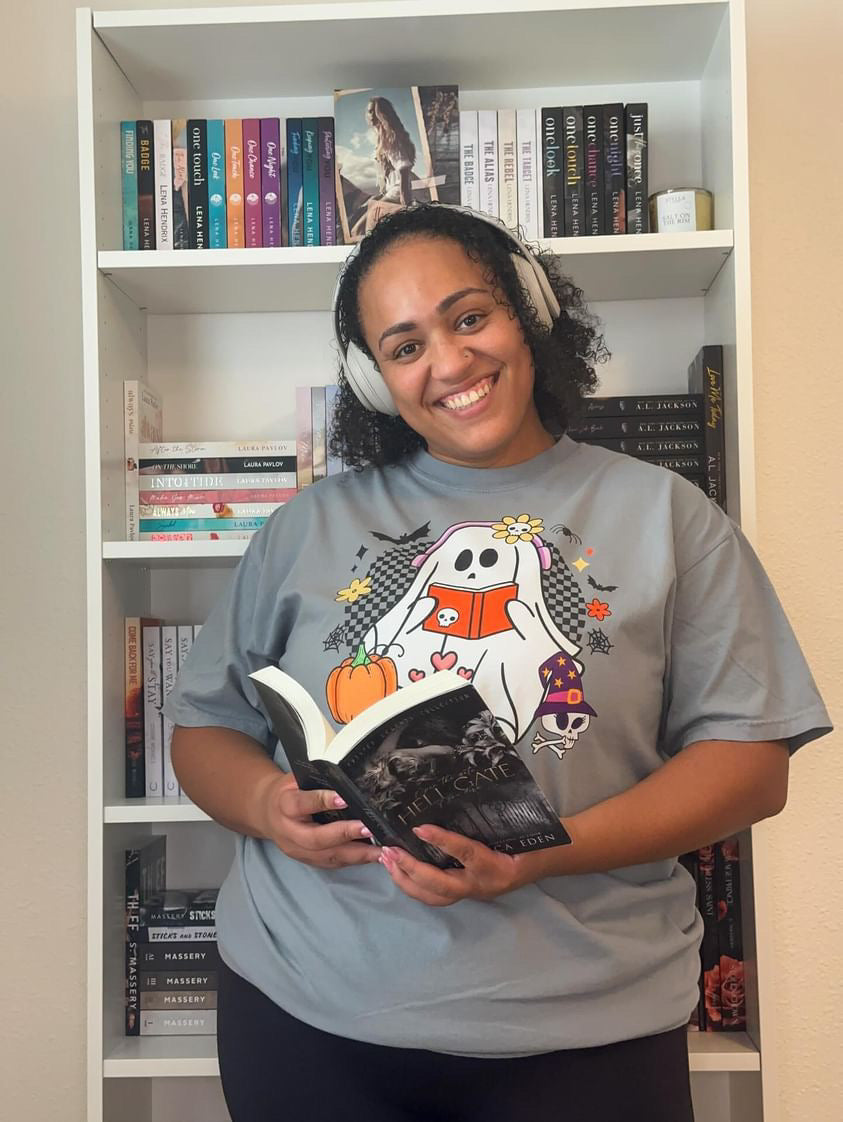 Ghost Audiobook Reader heavyweight t-shirt