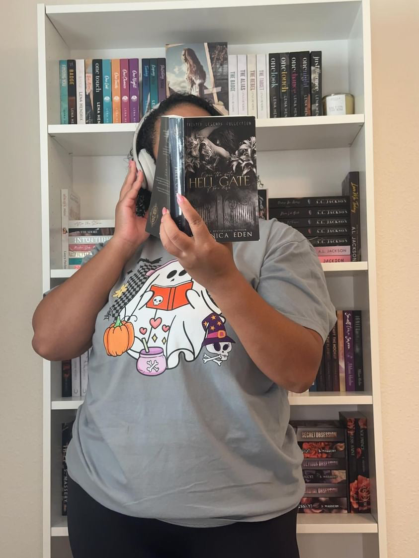 Ghost Audiobook Reader heavyweight t-shirt