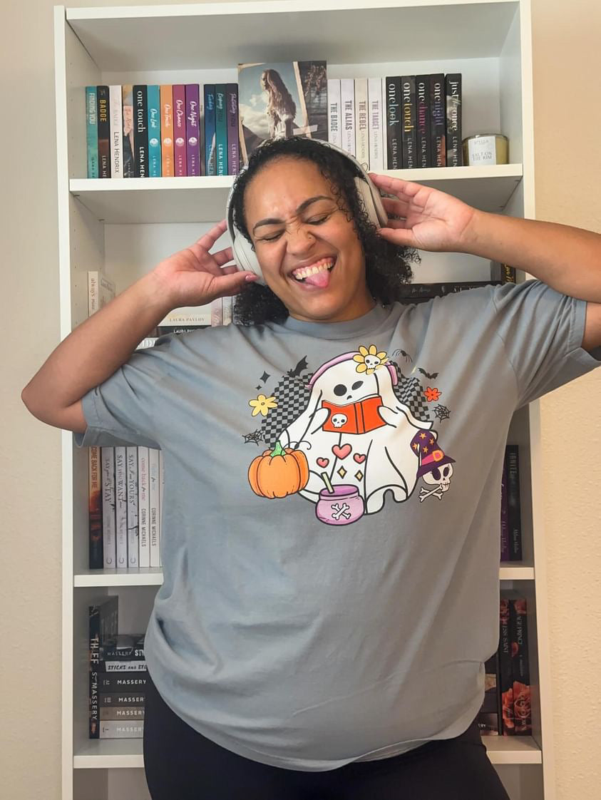 Ghost Audiobook Reader heavyweight t-shirt
