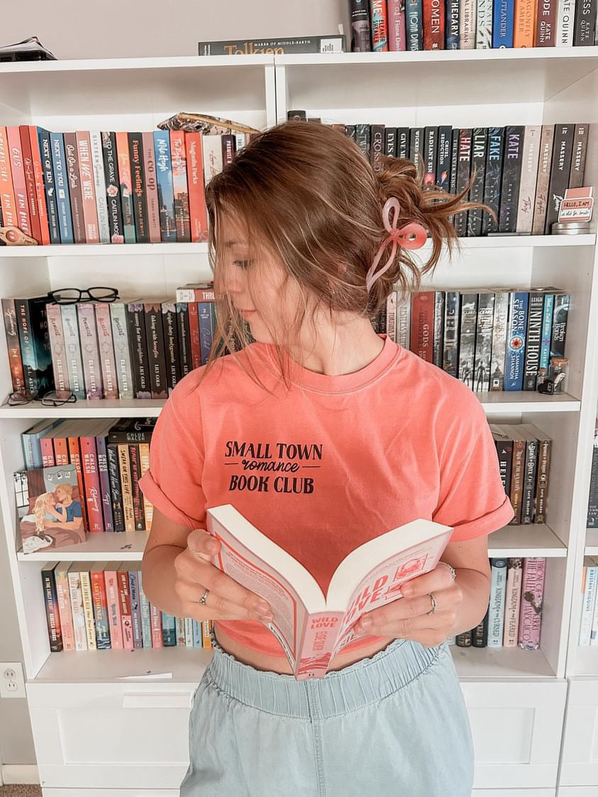 Small Town Romance Book Club heavyweight t-shirt