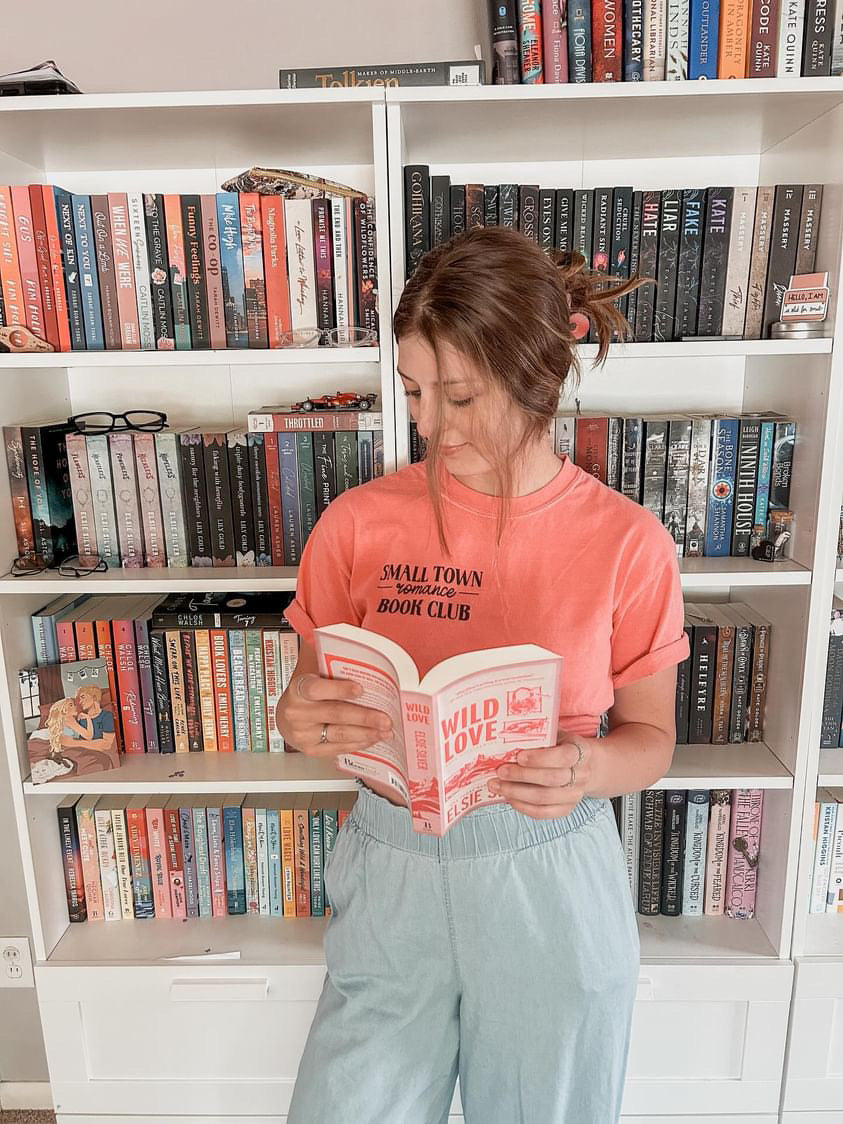 Small Town Romance Book Club heavyweight t-shirt
