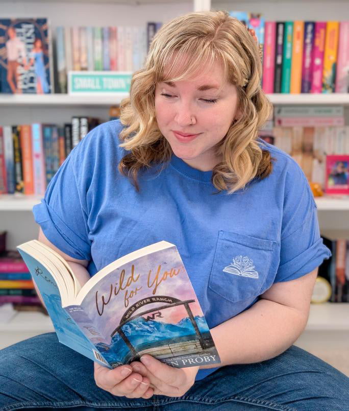 Bookish Floral pocket t-shirt