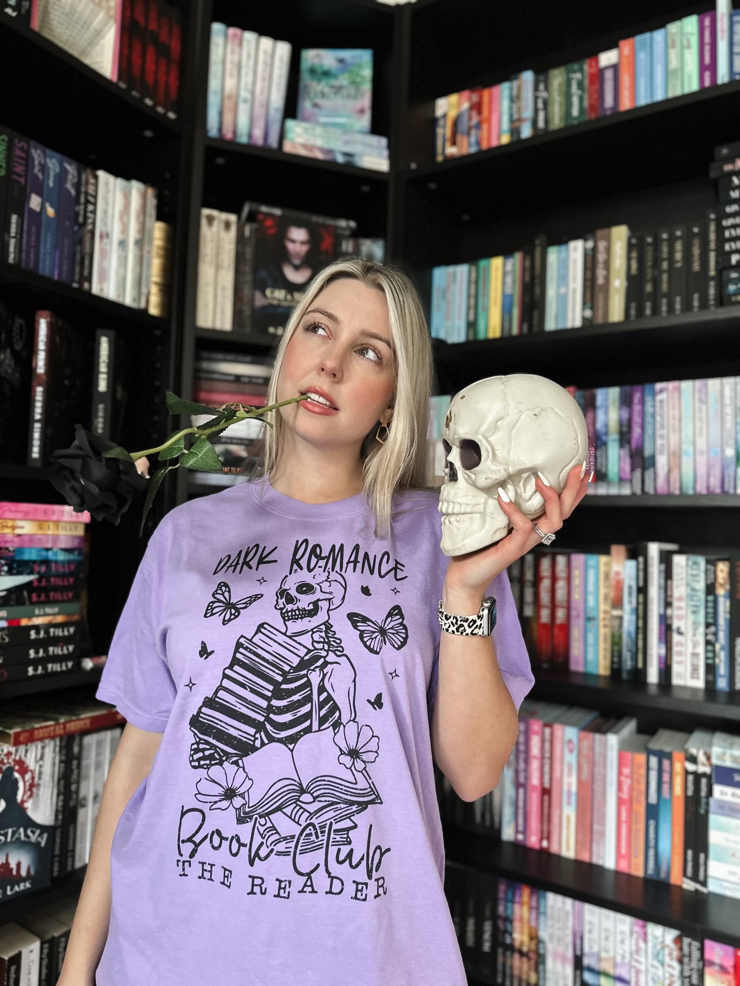 Dark Romance Book Club | The Reader heavyweight t-shirt
