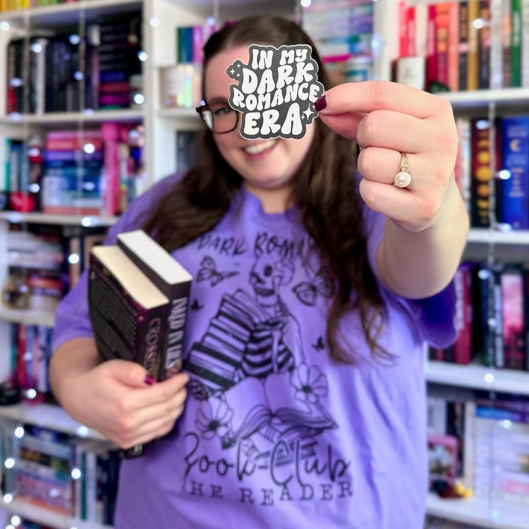 Dark Romance Book Club | The Reader heavyweight t-shirt