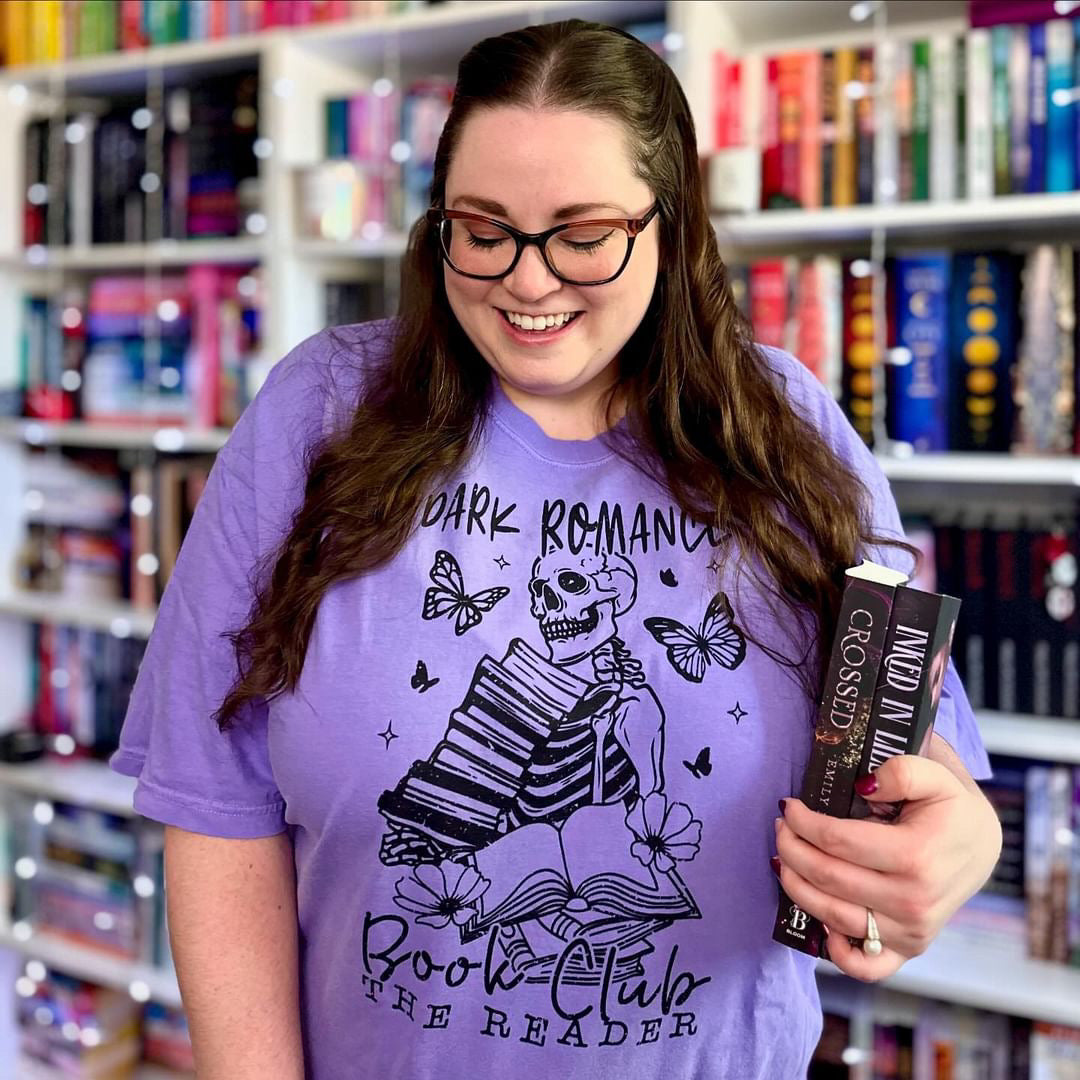 Dark Romance Book Club | The Reader heavyweight t-shirt