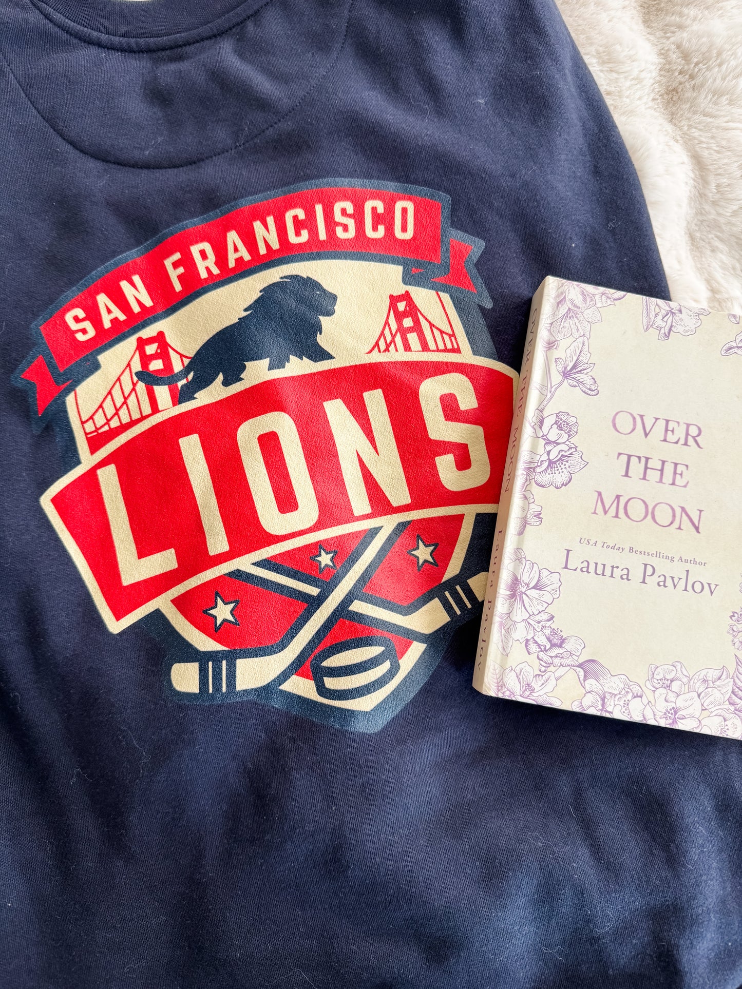 San Francisco Lions Premium Sweatshirt / Laura Pavlov