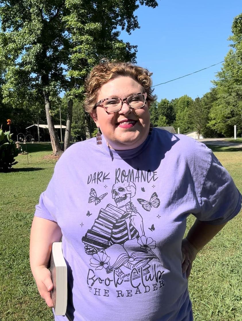 Dark Romance Book Club | The Reader heavyweight t-shirt