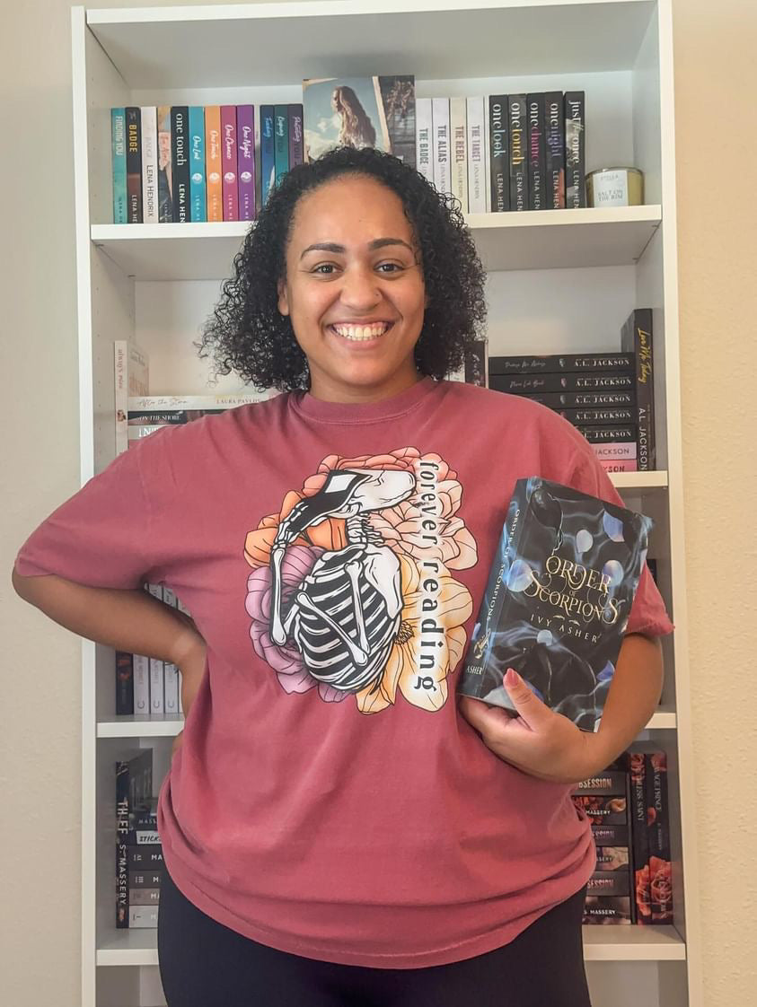 Forever Reading heavyweight t-shirt