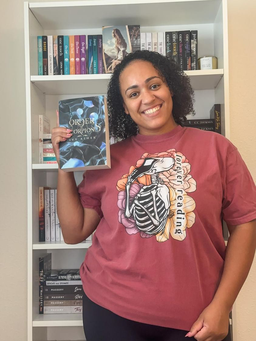Forever Reading heavyweight t-shirt